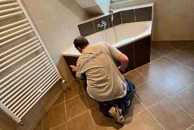 bathroom cleaning