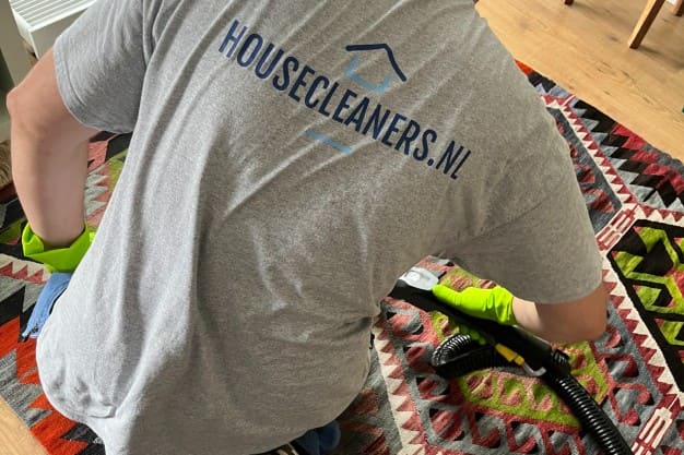 deep cleaning carpet